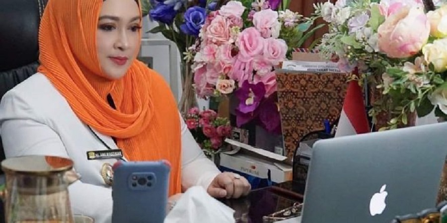 Wakil Wali Kota Palangka Raya Hj Umi Mastikah, mengajak warga untuk mencintai dan bangga dengan produk-produk lokal ataupun produk dalam negeri.